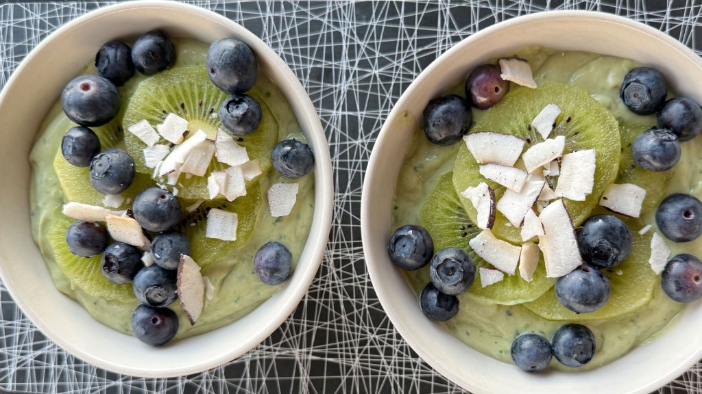 Råfrisk grønn yoghurt